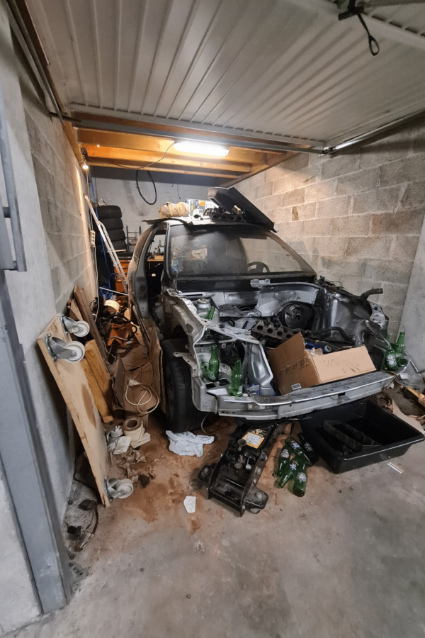 Débarras véhicule dans un garage